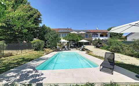 Casetta di Agnese: Piscine, Zone Résidentielle, Recours, Mobilier De Jardin, Loisir, Biens, Hacienda, Parapluie, Villa, Ombre