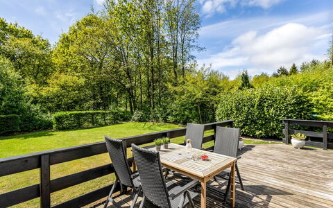 Frethi - 30Km from the Sea: Bois, Arbuste, Dur, Meubles, Mobilier De Jardin, Planche, Jardin, Tache De Bois, Plate-Forme, Ombre