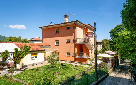 San Marco: Fenêtre, Zone Résidentielle, Maison, Domicile, Quartier, Toit, Établissements Humains, Banlieue, Appartement, Balcon