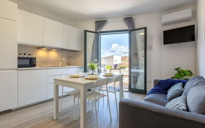 Smeralda 671.1: Meubles, Appartement, Chaise, Tache De Bois, Peindre, Table Cuisine Et Salle A Manger, Cuisine, Comptoir, Principaux Appliance