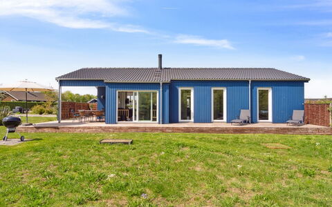 Snari - 700M from the Sea: Sol, Mur, Sol, Design Intérieur, Bois, Plafond, Parquet, Éclairage, Meubles, Revêtement De Sol Stratifié