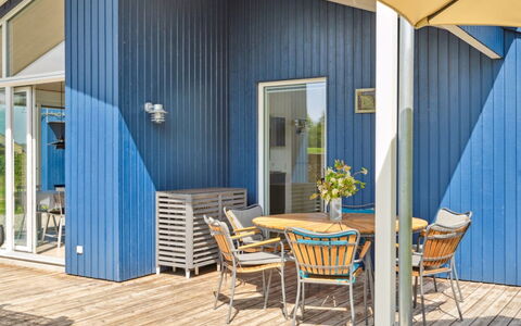Snari - 700M from the Sea: Sol, Mur, Sol, Design Intérieur, Bois, Plafond, Parquet, Éclairage, Meubles, Revêtement De Sol Stratifié