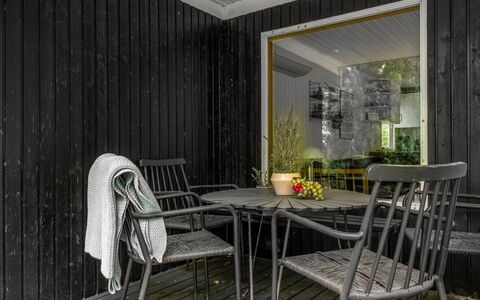 Gitten - from the Sea: Bois, Domicile, Porche, Plate-Forme, Dur, Toit, Tache De Bois, Parquet, Eco Hôtel