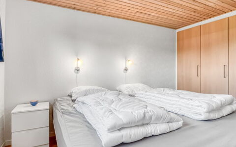 Rathi - from the Sea: Chambre, Lit, Bois, Plafond, Design Intérieur, Drap De Lit, Literie, Sol, Éclairage, Meubles