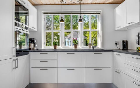 Welma - 200M from the Sea: Cuisine, Comptoir, Cabinetry, Appareil De Cuisine, Bois, Sol, Design Intérieur, Principaux Appliance, Domicile, Tiroir