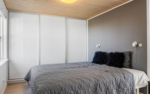 Welma - 200M from the Sea: Design Intérieur, Chambre, Bois, Sol, Plafond, Lit, Meubles, Sol, Éclairage, Literie