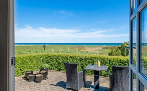 Welma - 200M from the Sea: Bleu, Mer, Océan, Mobilier De Jardin, Chaise, Ombre, Cumulus, Tableau De Plein Air, Eco Hôtel