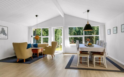 Balthasar - 400M from the Sea: Sol, Design Intérieur, Parquet, Bois, Sol, Plafond, Meubles, Salon, Revêtement De Sol Stratifié, Canapé