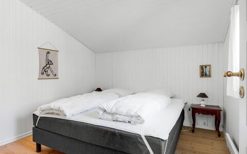 Balthasar - 400M from the Sea: Chambre, Lit, Literie, Drap De Lit, Sol, Sol, Linge, Domicile, Cadre De Lit, Plafond