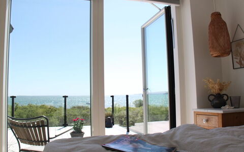 Valia - 20M from the Sea: Meubles, Design Intérieur, Sol, Chambre, Pièce, Domicile, Lit, Verre, Linge, Literie