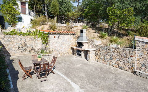 Antem: Propriété, Mur, Mur De Pierre, Dalle, Cour, Bâtiment, Maison, Immobilier, Arrière-Cour, Biens