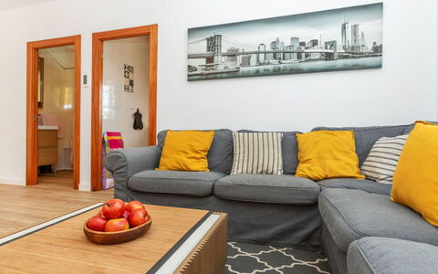 Antem: Meubles, Design Intérieur, Sol, Canapé, Sol, Mur, Bois, Pièce, Appartement, Salon