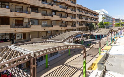 Salou 623: Jardin, Mobilier De Jardin, Recours, Ombre, Loisir, Pelouse, Eco Hôtel, Aménagement Paysager, Tente, Parc