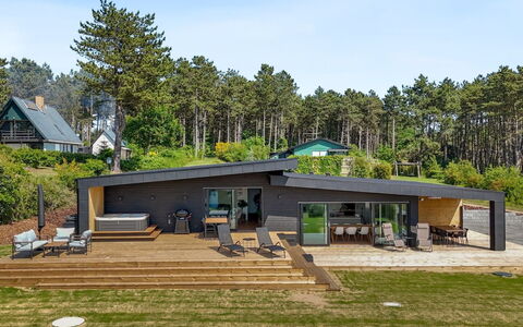 Arjuna - 750M from the Sea: Bois, Domicile, Porche, Plate-Forme, Dur, Toit, Tache De Bois, Parquet, Eco Hôtel