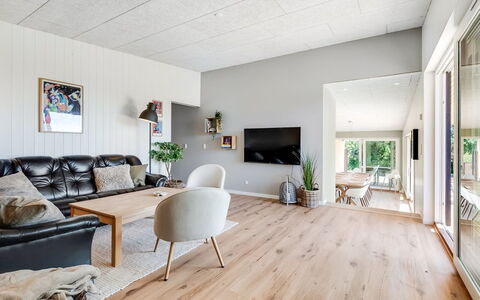 Arjuna - 750M from the Sea: Bois, Domicile, Porche, Plate-Forme, Dur, Toit, Tache De Bois, Parquet, Eco Hôtel