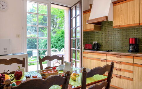 Le Pré Vincent: Meubles, Design Intérieur, Sol, Cuisine, Bois, Sol, Comptoir, Pièce, Domicile, Cabinetry