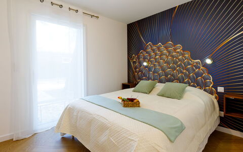 Ohana: Design Intérieur, Chambre, Lit, Bois, Drap De Lit, Meubles, Literie, Linge, Sol, Textile