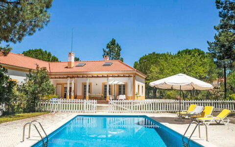 Ua 25- Pine Villa: Piscine, Zone Résidentielle, Maison, Domicile, Biens, Recours, Ferme, Loisir, Ombre, Eco Hôtel