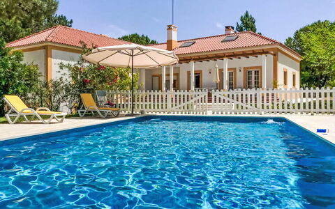 Ua 25- Pine Villa: Piscine, Zone Résidentielle, Domicile, Maison, Biens, Porche, Recours, Eco Hôtel, Hacienda, Villa