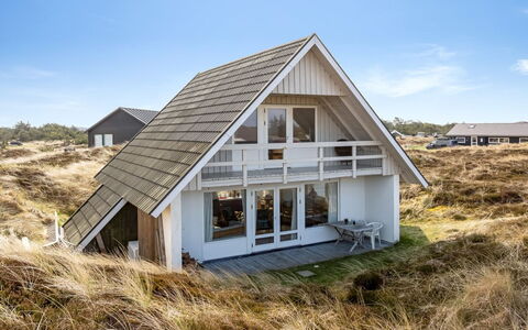 Wighlek - 800M from the Sea: Toit, Domicile, Maison, Siding, Chalet, Composite, Porte, Fenêtre À Guillotine, Biens, Cheminée