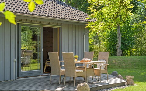 Steffenie - 250M from the Sea: Bois, Domicile, Porche, Plate-Forme, Dur, Toit, Tache De Bois, Parquet, Eco Hôtel