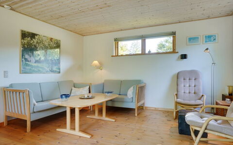 Steffenie - 250M from the Sea: Bois, Domicile, Porche, Plate-Forme, Dur, Toit, Tache De Bois, Parquet, Eco Hôtel