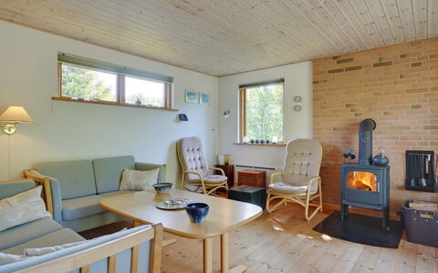 Steffenie - 250M from the Sea: Bois, Domicile, Porche, Plate-Forme, Dur, Toit, Tache De Bois, Parquet, Eco Hôtel