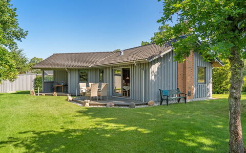 Steffenie - 250M from the Sea: Bois, Domicile, Porche, Plate-Forme, Dur, Toit, Tache De Bois, Parquet, Eco Hôtel