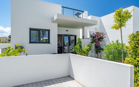 Vergel Beach: Appartement, Chaise, Balcon, Recours, Hôtel, Baie, Table Cuisine Et Salle A Manger, Mobilier De Jardin, Ville Resort