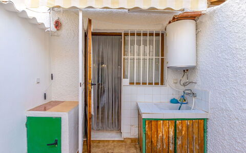 Carpa: Appartement, Chaise, Balcon, Recours, Hôtel, Baie, Table Cuisine Et Salle A Manger, Mobilier De Jardin, Ville Resort