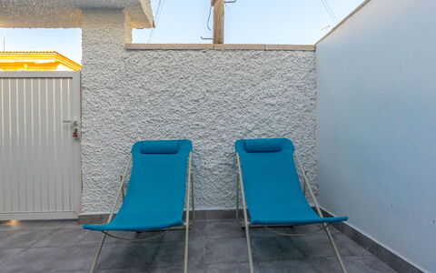 Carpa: Appartement, Chaise, Balcon, Recours, Hôtel, Baie, Table Cuisine Et Salle A Manger, Mobilier De Jardin, Ville Resort