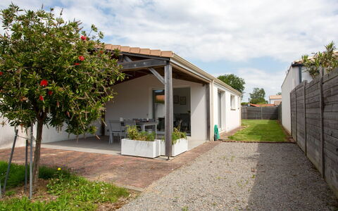 L'Effet Mer: Appartement, Chaise, Balcon, Recours, Hôtel, Baie, Table Cuisine Et Salle A Manger, Mobilier De Jardin, Ville Resort