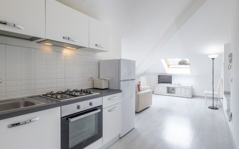 Meina 150: Sol, Sol, Plafond, Design Intérieur, Cuisine, Meubles, Principaux Appliance, Comptoir, Pièce, Domicile
