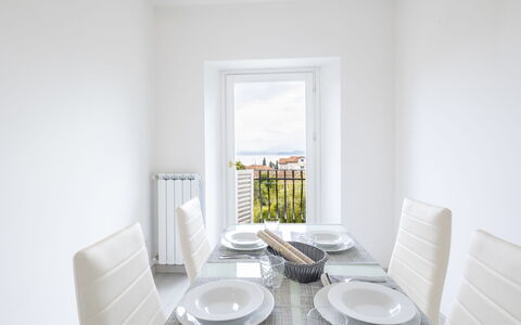 Meina 150: Meubles, Design Intérieur, Sol, Table, Salle À Manger, Table Cuisine Et Salle A Manger, Sol, Chaise, Pièce, Domicile