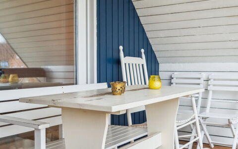 Naina - 200M from the Sea: Bleu, Arbuste, Chalet, Couverture De Sol, Jardin, Biens, Ombre, Aménagement Paysager, Ferme, Eco Hôtel