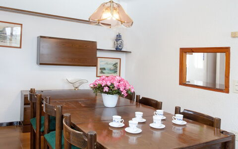 Mas Reixach: Pièce, Salle À Manger, Propriété, Meubles, Table, Plafond, Design Intérieur, Bâtiment, Sol, Table Cuisine Et Salle A Manger