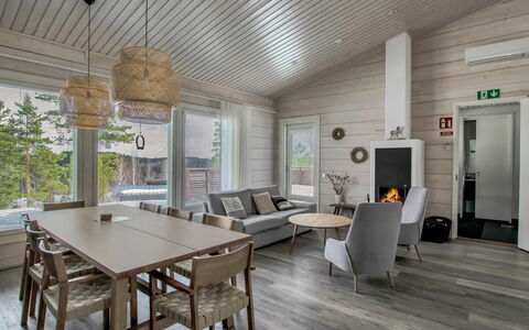 Villa Kaarina: Arbre, Banque, Maison, Chalet, Lac, Étang, Forêt, Cabane En Rondins