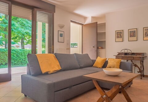 Casa Carla: Meubles, Design Intérieur, Sol, Canapé, Sol, Bois, Table, Pièce, Salon, Parquet