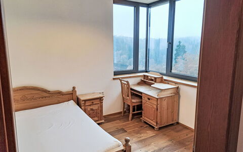 Villa Techelsberg: Lit, Chambre, Sol, Drap De Lit, Bois, Sol, Meubles, Design Intérieur, Literie, Pièce