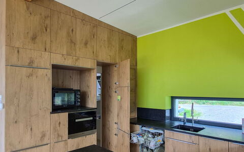 Villa Techelsberg: Sol, Design Intérieur, Bois, Plafond, Sol, Cuisine, Comptoir, Meubles, Pièce, Domicile