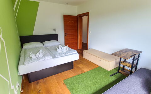 Villa Techelsberg: Bois, Sol, Sol, Design Intérieur, Meubles, Chambre, Lit, Cadre De Lit, Pièce, Plafond