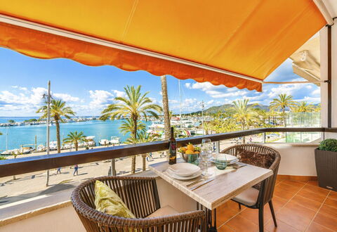 Marina Sea Views: Ombre, Recours, Chaise, Eco Hôtel, Hôtel, Plante D'Appartement, Balcon
