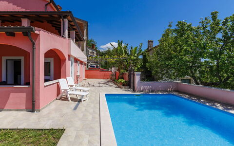 Villa Gabi: Meubles, Chaise, Table, Mobilier De Jardin, Tableau De Plein Air, Porche, Table Cuisine Et Salle A Manger, Balcon, Plate-Forme, Ombre