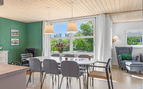 Naya - 500M from the Sea: Meubles, Design Intérieur, Sol, Sol, Bois, Plafond, Table, Chaise, Table Cuisine Et Salle A Manger, Salle À Manger