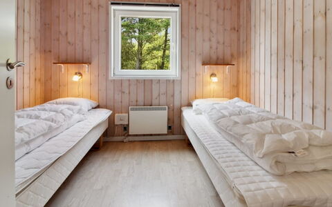 Kiowa - 4Km from the Sea: Bois, Chambre, Gelé, Neige, Literie, Lit, L'Hiver, Planche, Dur, Drap De Lit