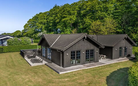 Annina - 250M from the Sea: Maison, Toit, Domicile, Chalet, Biens, Ferme, Villa, Porche, Siding