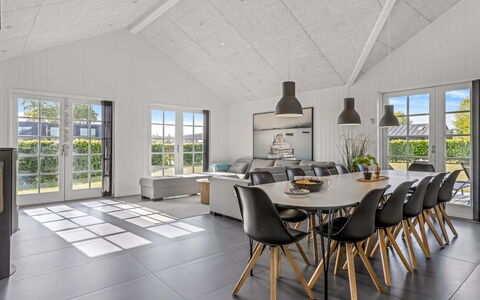 Annina - 250M from the Sea: Maison, Toit, Domicile, Chalet, Biens, Ferme, Villa, Porche, Siding