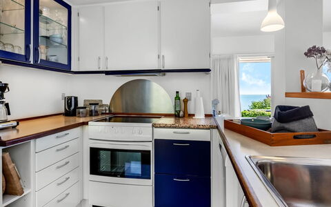 Tobias - 45M to the Fjord: Cuisine, Design Intérieur, Sol, Appareil De Cuisine, Comptoir, Meubles, Bois, Cabinetry, Principaux Appliance, Sol