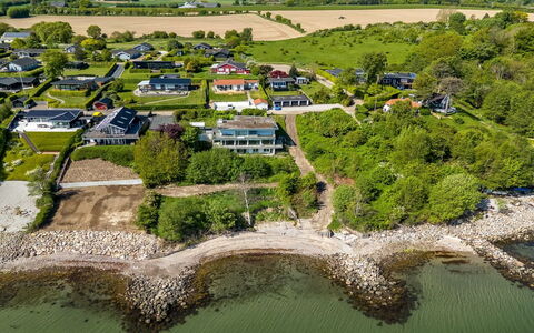 Tobias - 45M to the Fjord: Bleu, Piscine, Meubles, Mobilier De Jardin, Recours, Chaise, Ombre, Eco Hôtel, Pot De Fleur