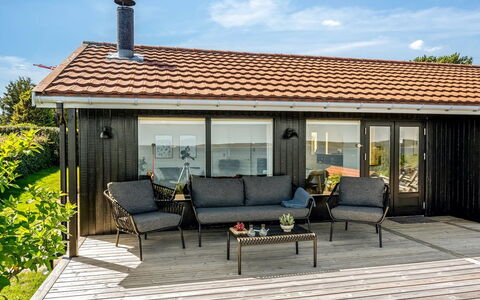 Tobias - 45M to the Fjord: Maison, Domicile, Porte, Toit, Chalet, Biens, Jardin, Ombre, Siding, Cour